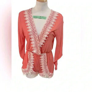 UK2la short romper small P-P 22 v neck lace crochet detail elastic waist